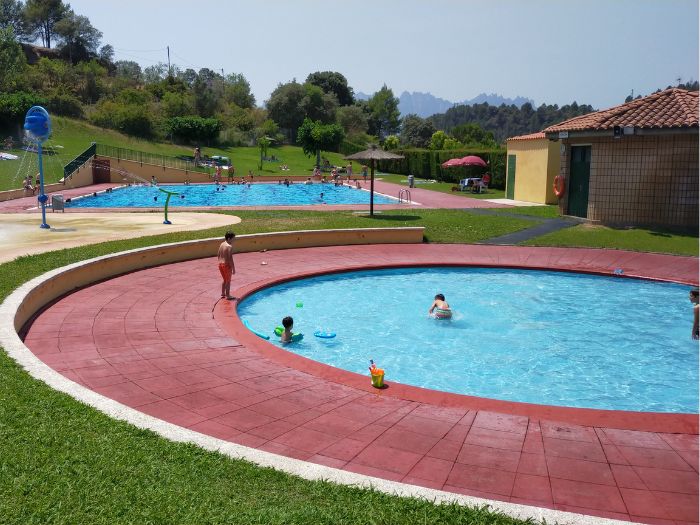 Piscina municipal El Pont de Vilomara piscinas