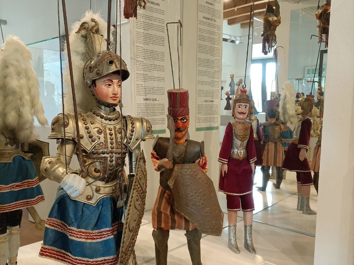 Titeres-tradicionales MIT Marionetas